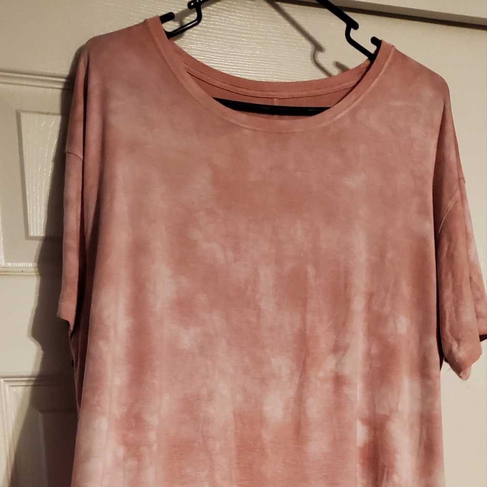 American Eagle Pink tye dye short sleeve size large